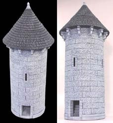 kleiner Runder Turm mit Holz-Schindeldach